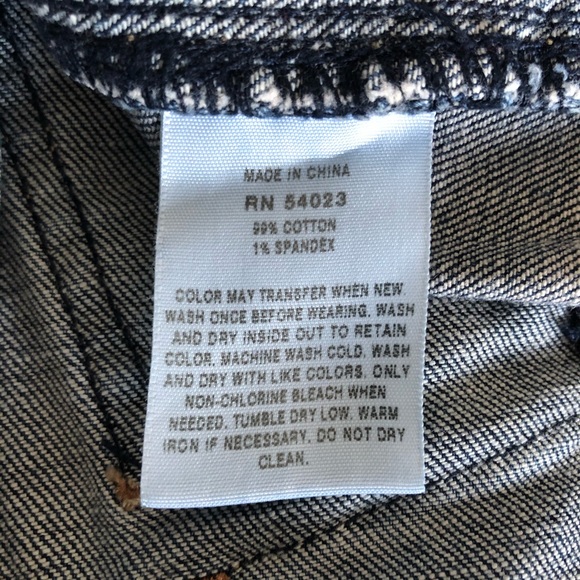 Gap denim shorts with back flap pockets size 32 - Picture 6 of 9